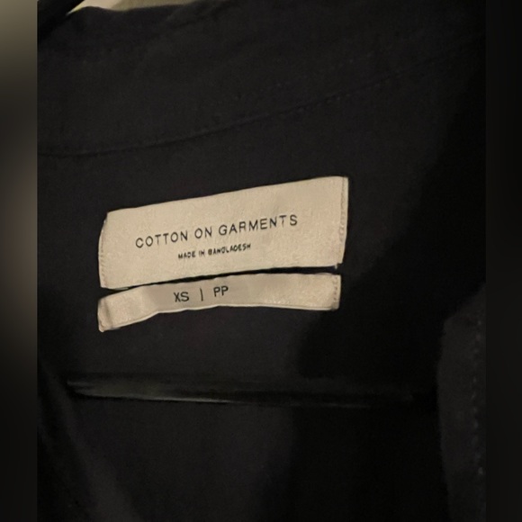 Men’s Cotton On Dark Gray Casual Buttondown Shirt, XS - Picture 2 of 3